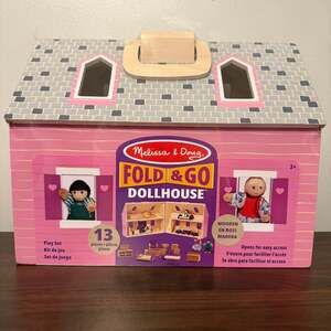 Melissa & Doug Fold & Go Wooden Dollhouse Playset - 13 Pieces - NEW!